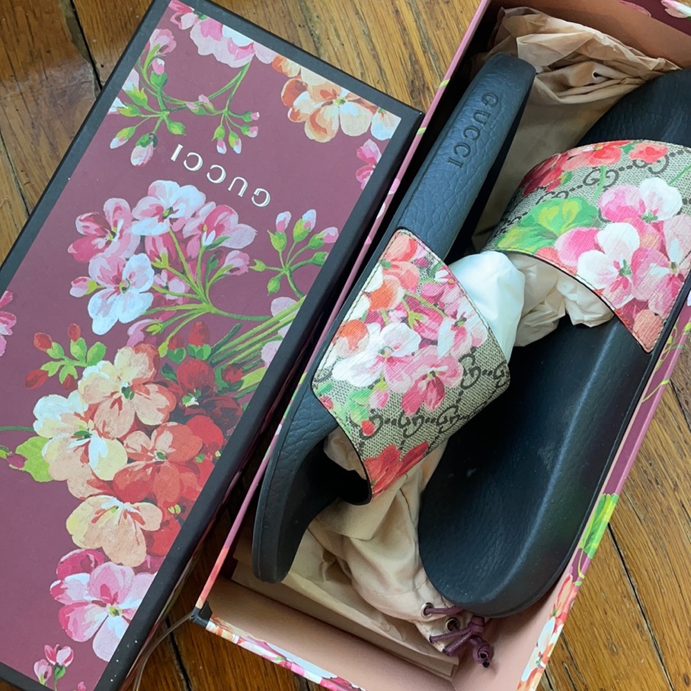 🌸🌸🌸GUCCI BLOOM SLIDES 🌸🌸🌸